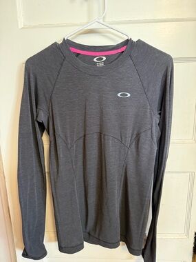 Oakley Gray/Blue Long Sleeve Athletic Top with Pink Trim